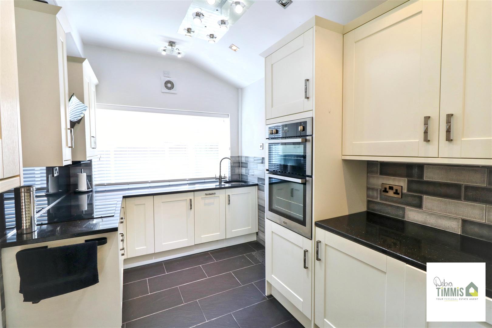 3 bed property in Maunders Road, Stoke-On-Trent
